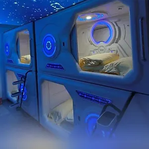 Min Capsules Hotel a capsule